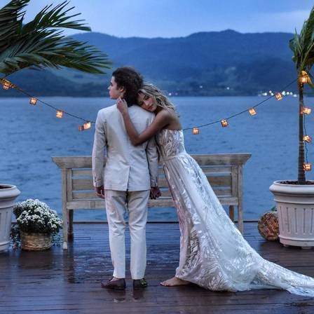 Sasha Meneghel se casa com Joo Figueiredo em Angra